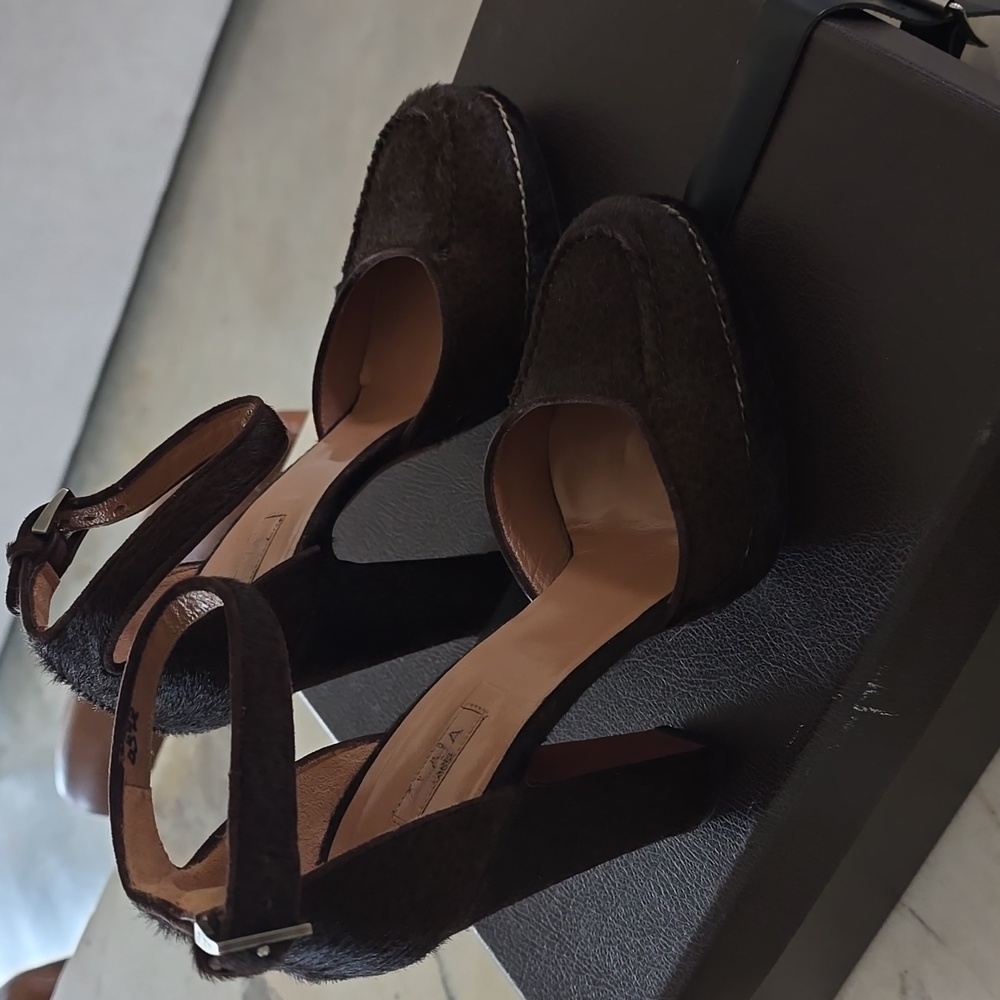 Vintage pony platform sandals